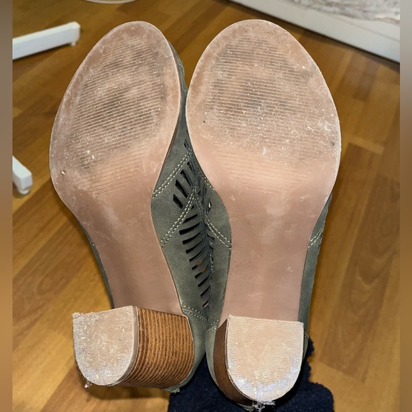 Dark green cut out heels - Picture 5 of 6